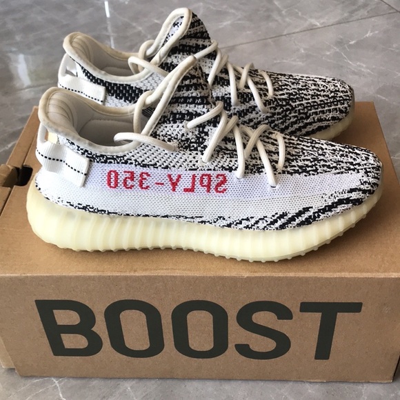 Yeezy Boost 350 V2😘😘😘